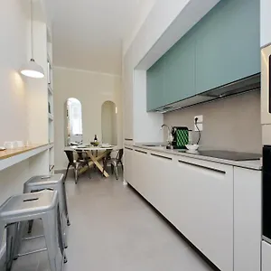  Apartment Ych-montebello - Italy